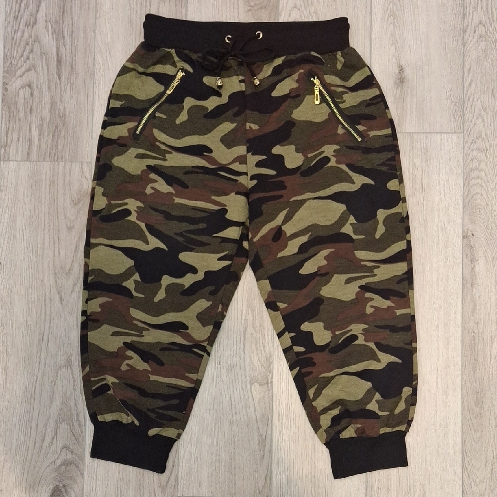 Camouflage Capri Pants with Gold Zippers